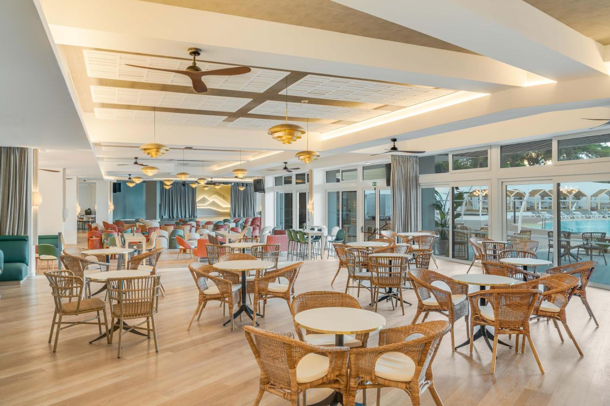 Pestana Blue Alvor Beach Eksteriør billede The Beach Club