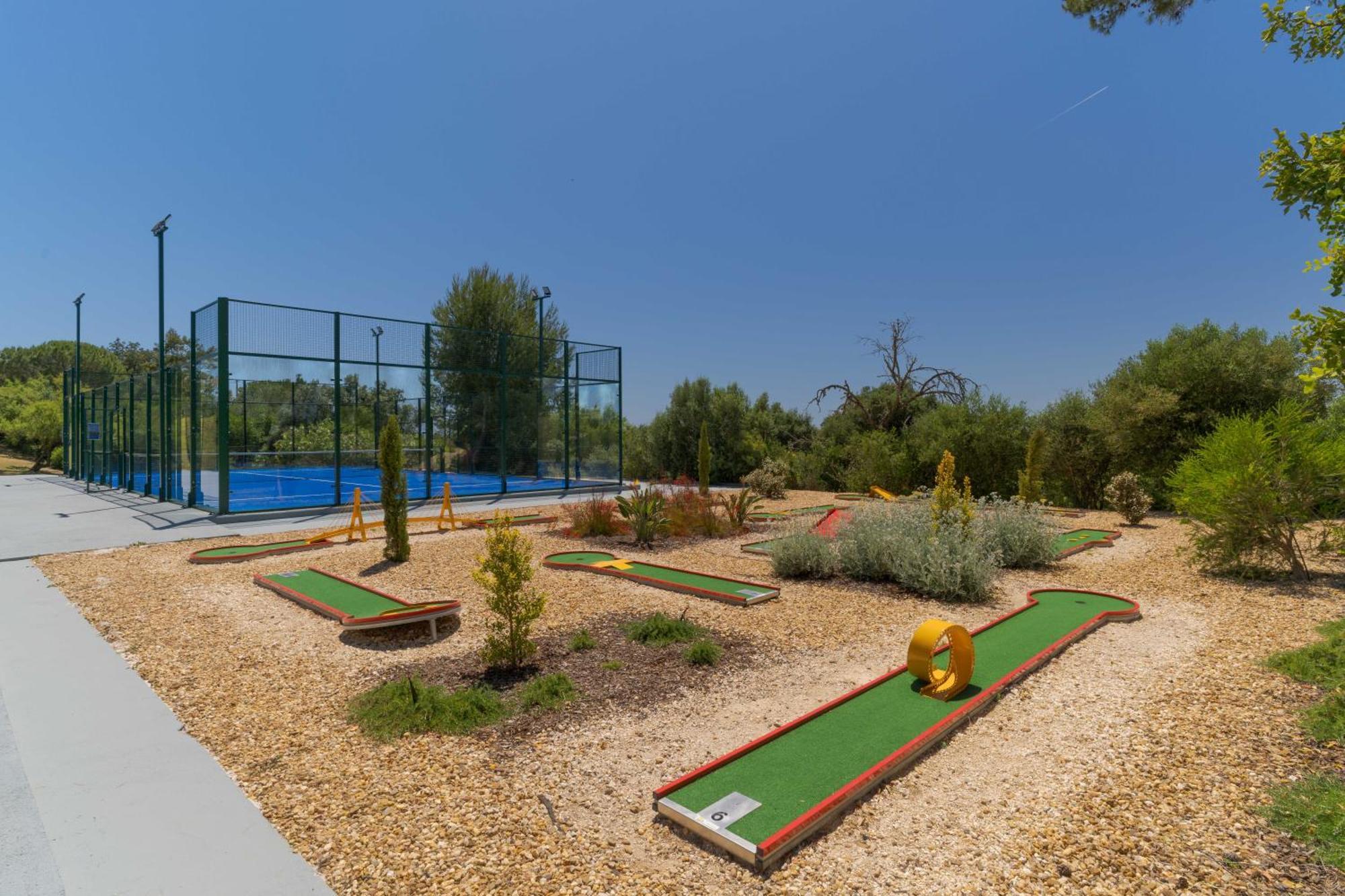 Pestana Blue Alvor Beach Eksteriør billede Mini golf in Spain