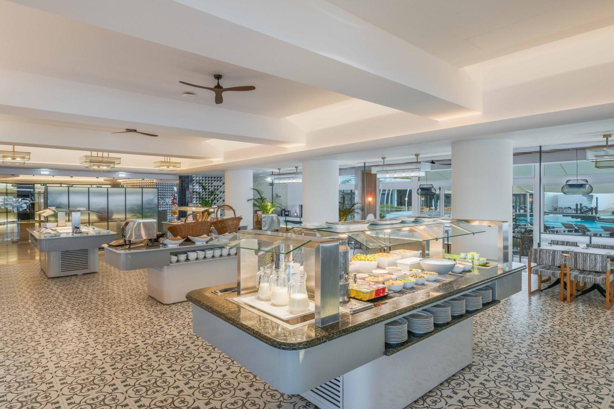 Pestana Blue Alvor Beach Eksteriør billede The buffet at the hotel