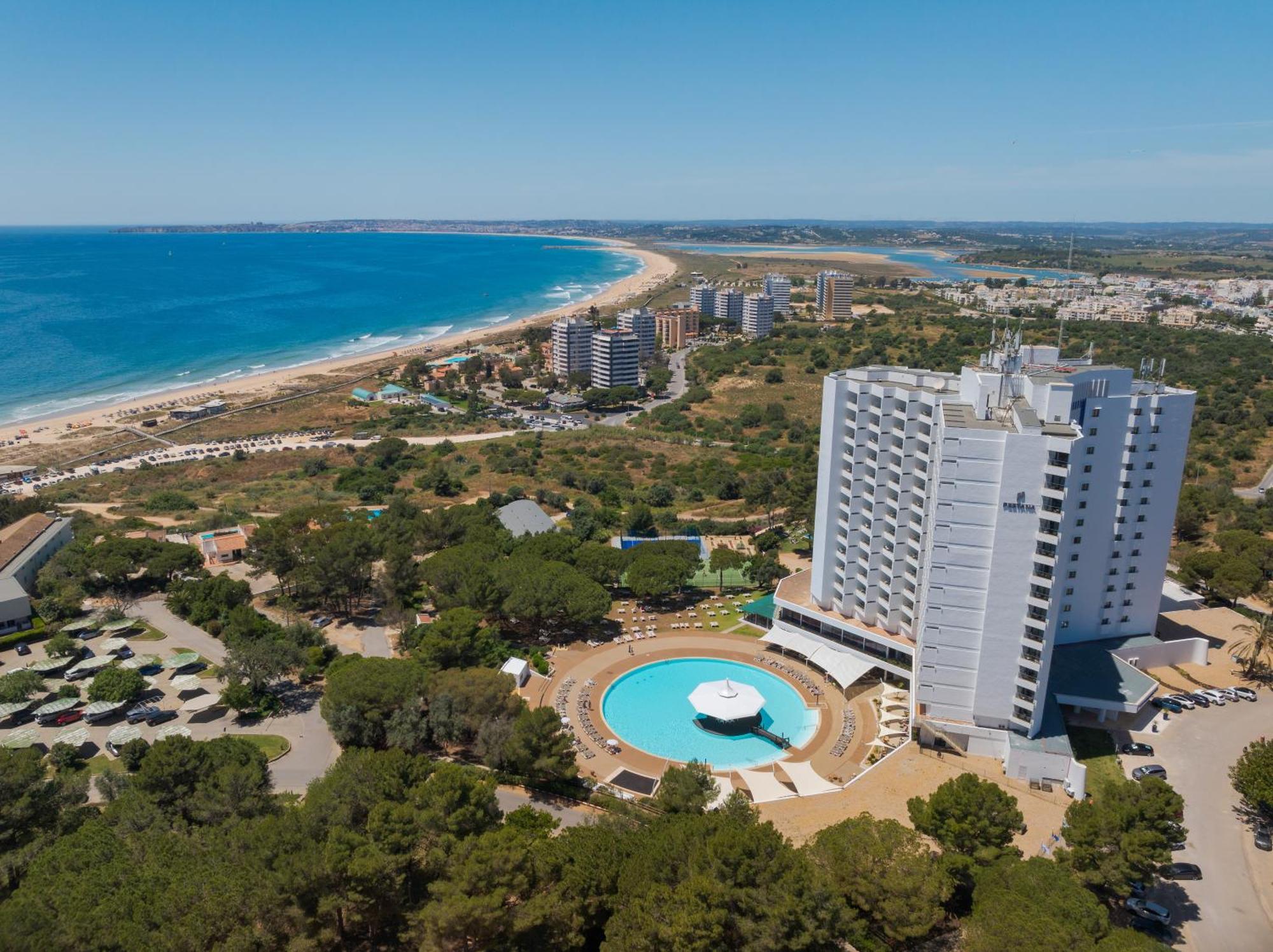 Pestana Blue Alvor Beach Eksteriør billede Aerial view of the resort