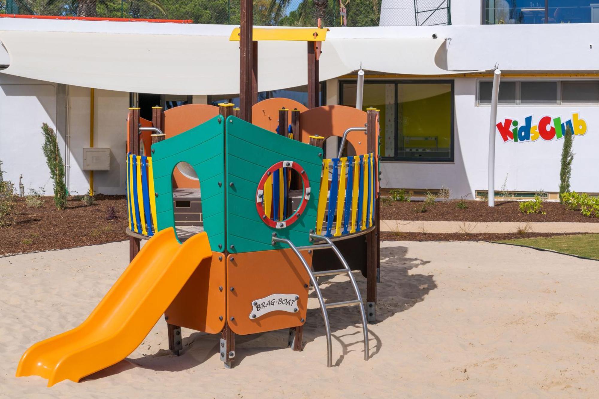 Pestana Blue Alvor Beach Eksteriør billede Playground at the hotel