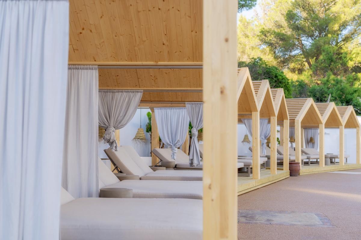 Pestana Blue Alvor Beach Eksteriør billede Cabanas at the pool