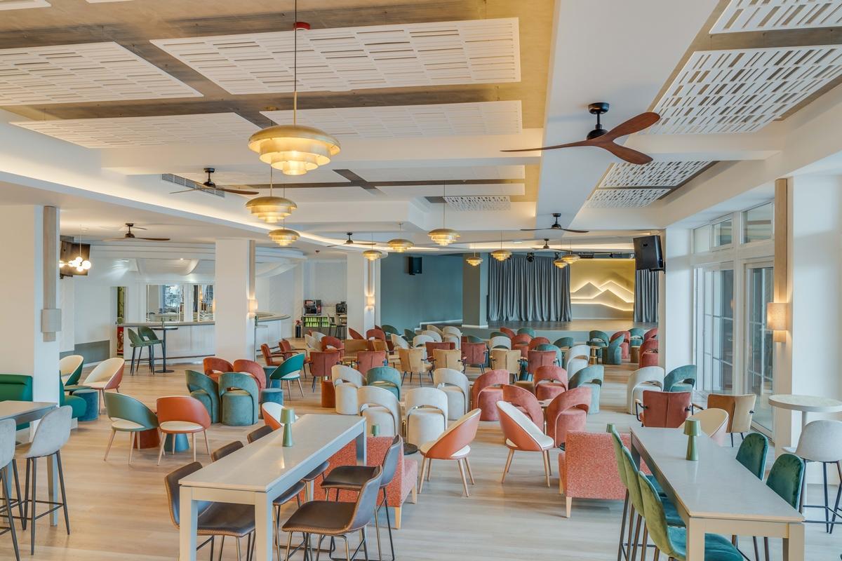 Pestana Blue Alvor Beach Eksteriør billede The dining room at the new residence halls